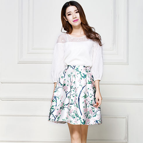 阿珍妮女裝 詮釋現(xiàn)代女性的優(yōu)雅與自信